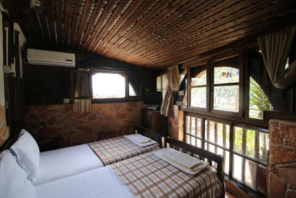 Hotel Nasho Vruho ベラト エクステリア 写真